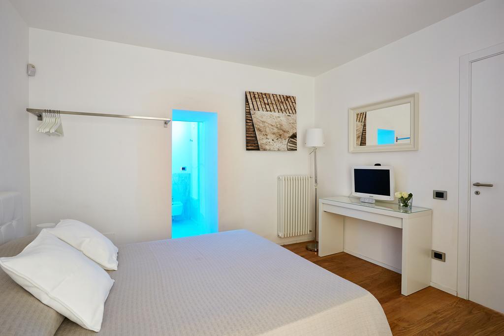 Suite Home Moncada Palermo Habitación foto